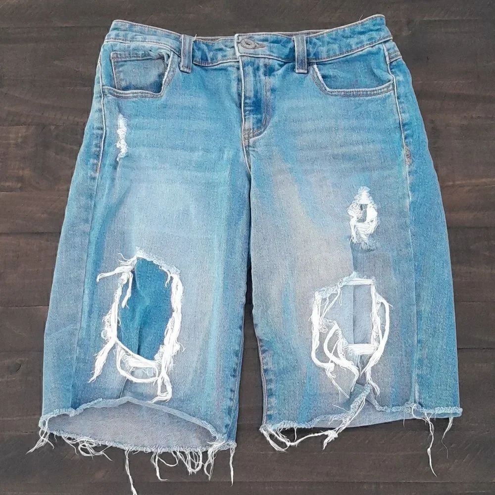 Inc Bermuda shorts size 2 great condition distressed